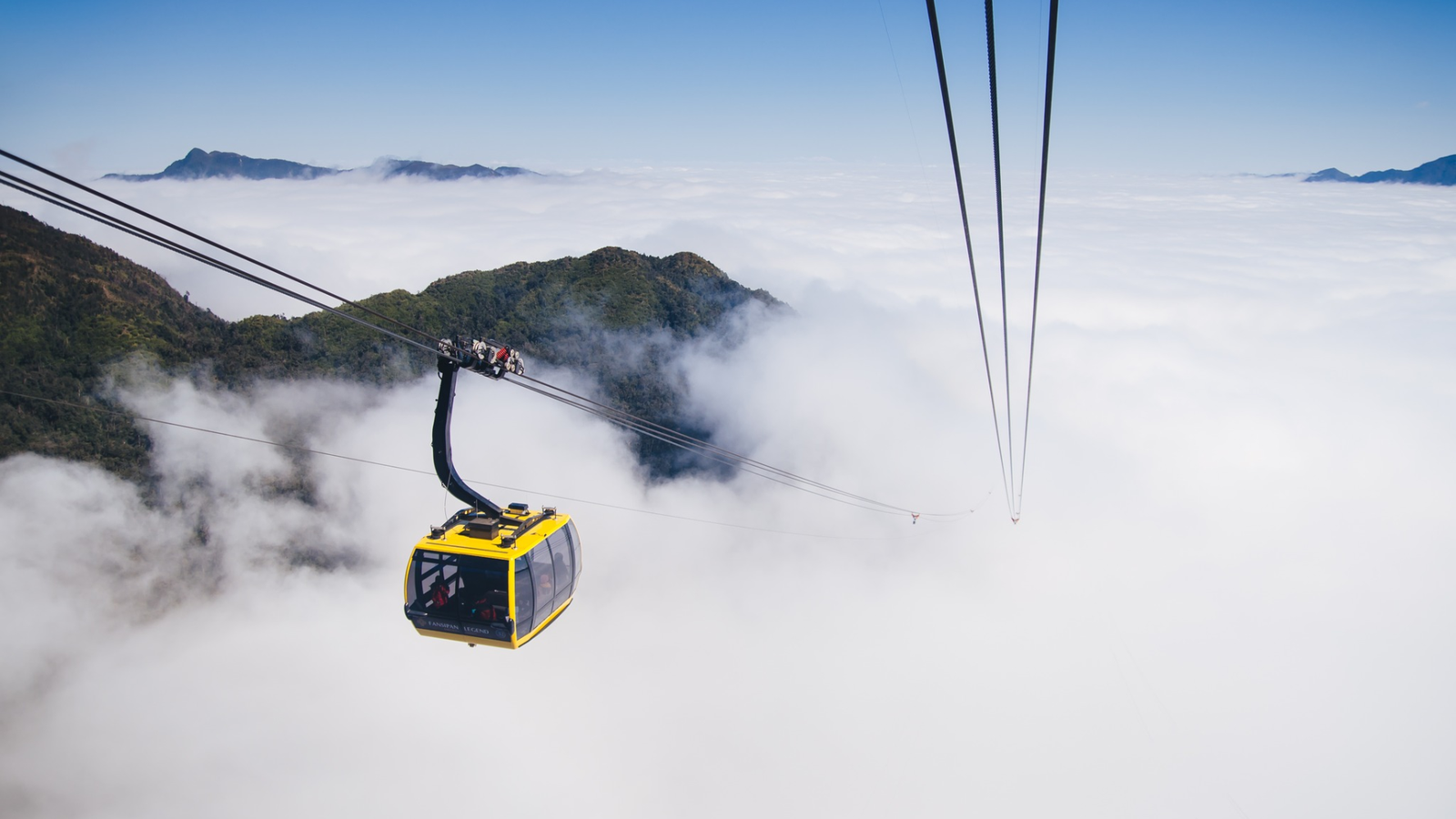 Round-trip Fansipan Cable Car Ticket (3)